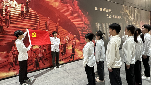 三美育人”赋能红色工程师培养开元棋牌试玩重庆理工大学：“(图3)