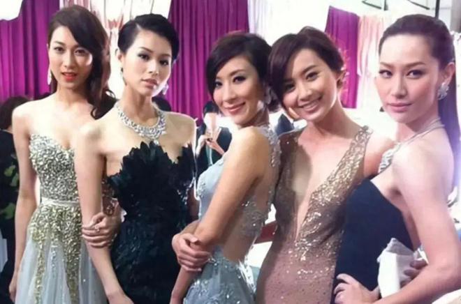 :建议香港把“银发爱豆”列入非遗开元棋牌当TVB阿叔开始跳女团舞(图11) :建议香港把“银发爱豆”列入非遗开元棋牌当TVB阿叔开始跳女团舞(图11)