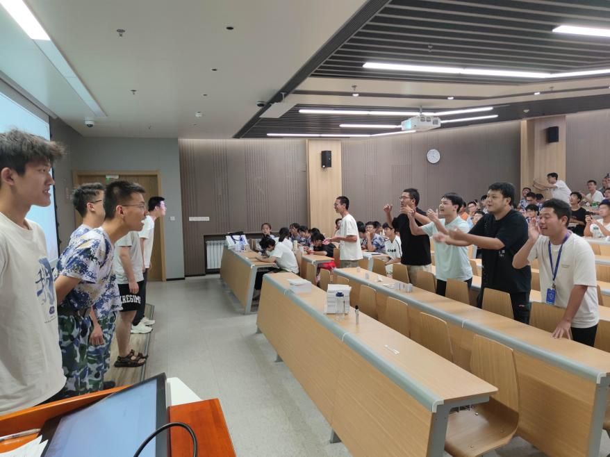 向本科新生开展沉浸式形势与政策课开元棋牌计算机科学与技术学院面(图2)