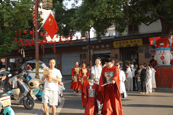 现金消费券 点燃假日经济新引擎开元棋牌app汤溪镇国庆豪派(图2) 现金消费券 点燃假日经济新引擎开元棋牌app汤溪镇国庆豪派(图2)