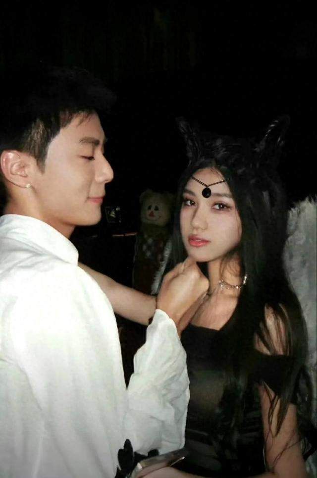 闻曝光网红形象彻底坍塌开元棋牌夏思齐出轨丑(图1)